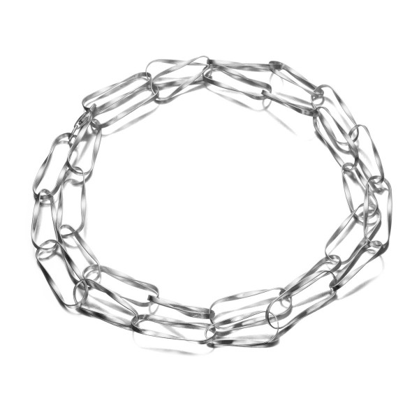 Twist Necklace in Silver.