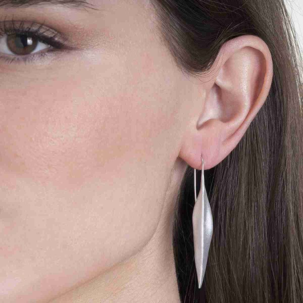 Pendientes de gancho con hoja de plata de ley 925