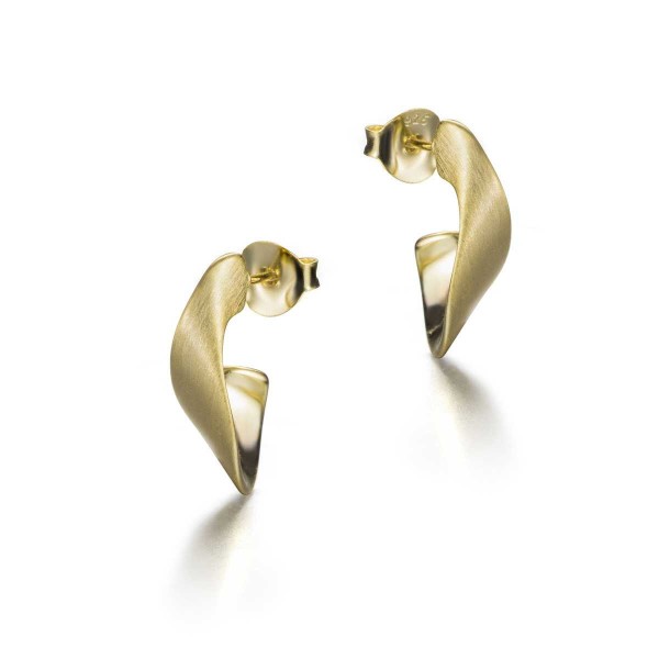 Pendientes curvos de plata con baño de oro 18k