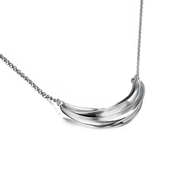 Collar con diseño ondulado de plata de ley 925